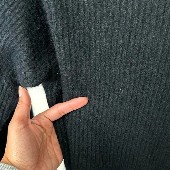 CHIC VINTAGE 90S Lambswool and Angora Fur Wool Knit Collared Sweater Black-M