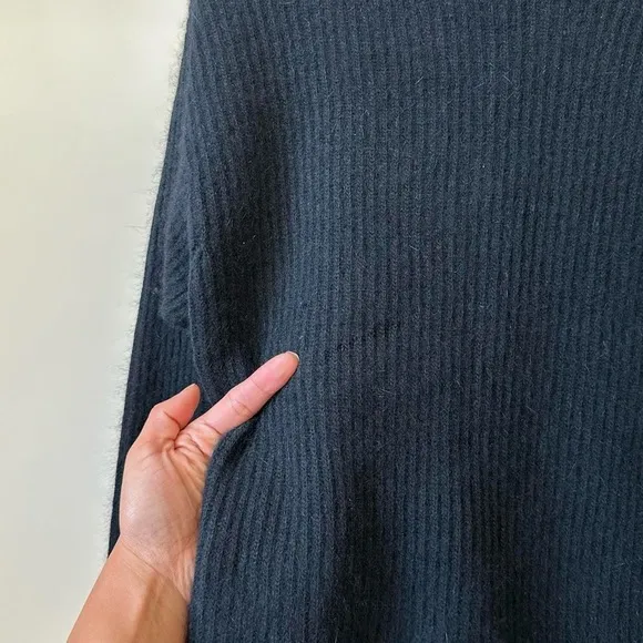 CHIC VINTAGE 90S Lambswool and Angora Fur Wool Knit Collared Sweater Black-M