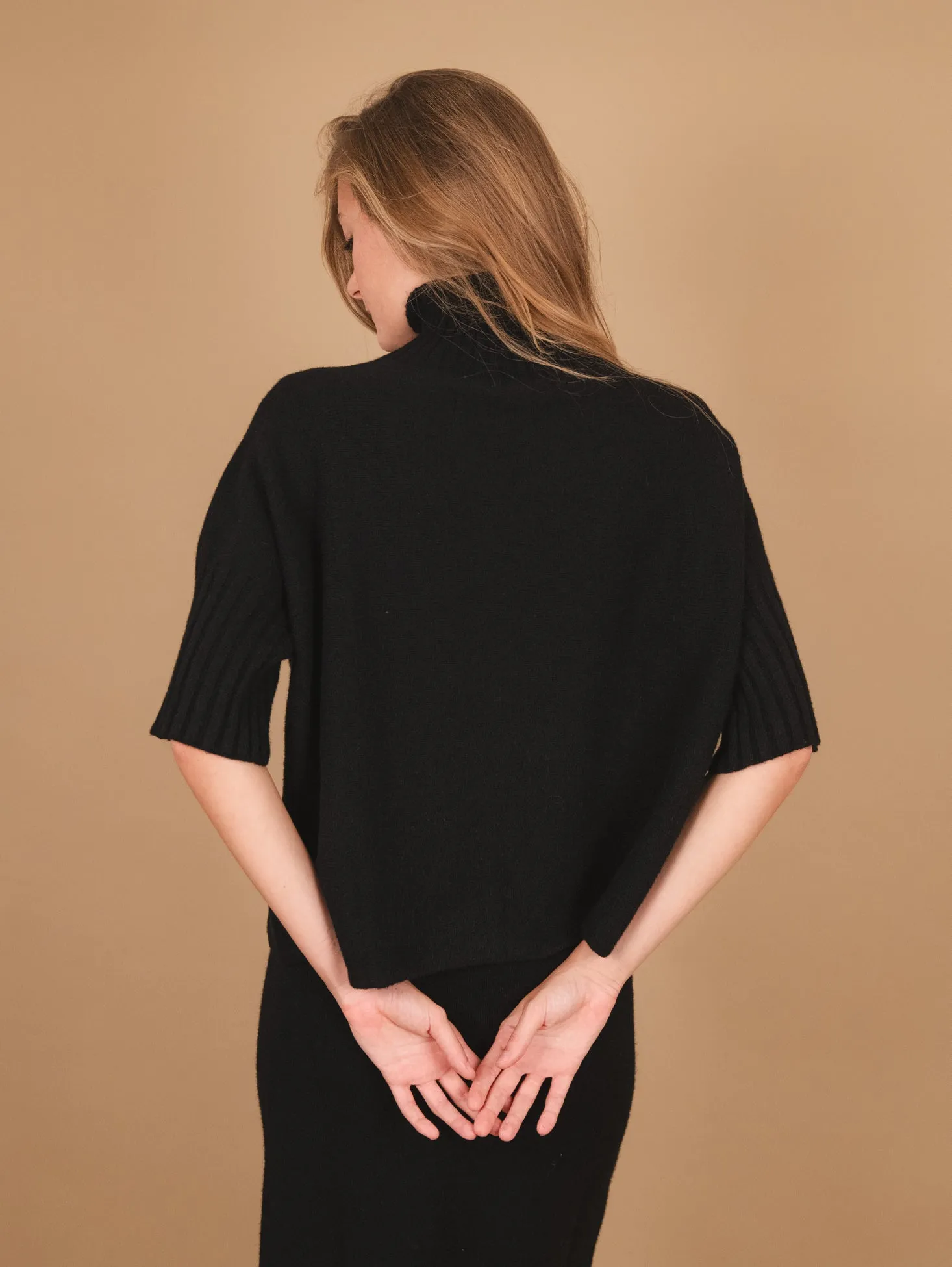 LUPETTO IN MAGLIA OVER CON MAINICA TRE QUARTI NERO