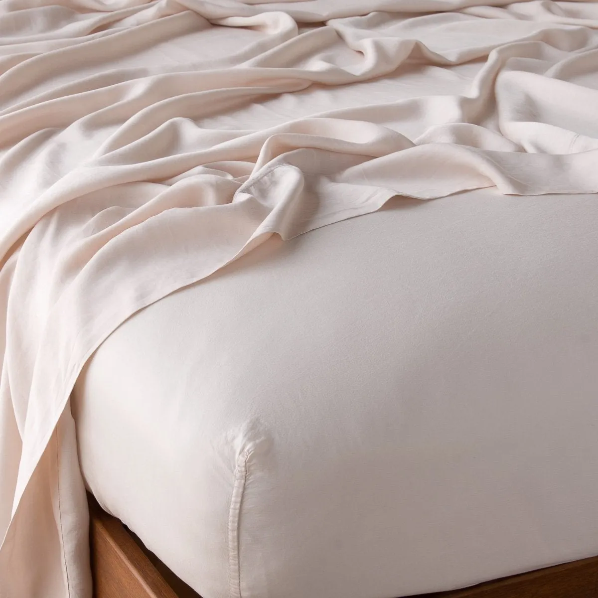 Madera Luxe Fitted Sheet - Queen, Cal King, E. King