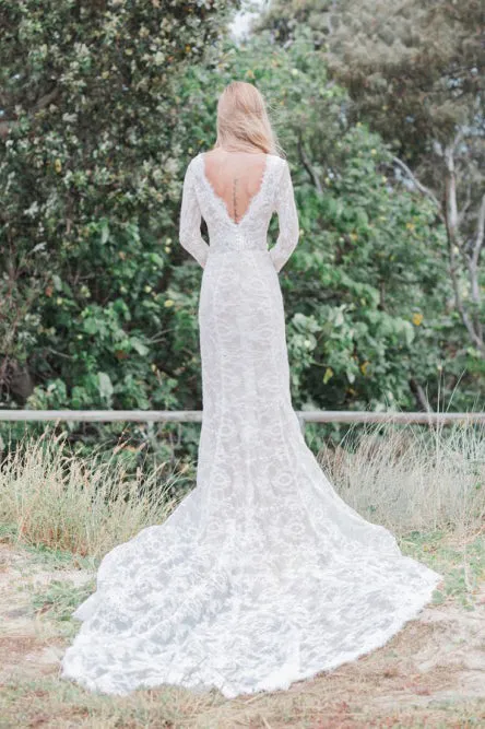 Mermaid V-Neck Backless Long Sleeves Lace Wedding Dress OHD022
