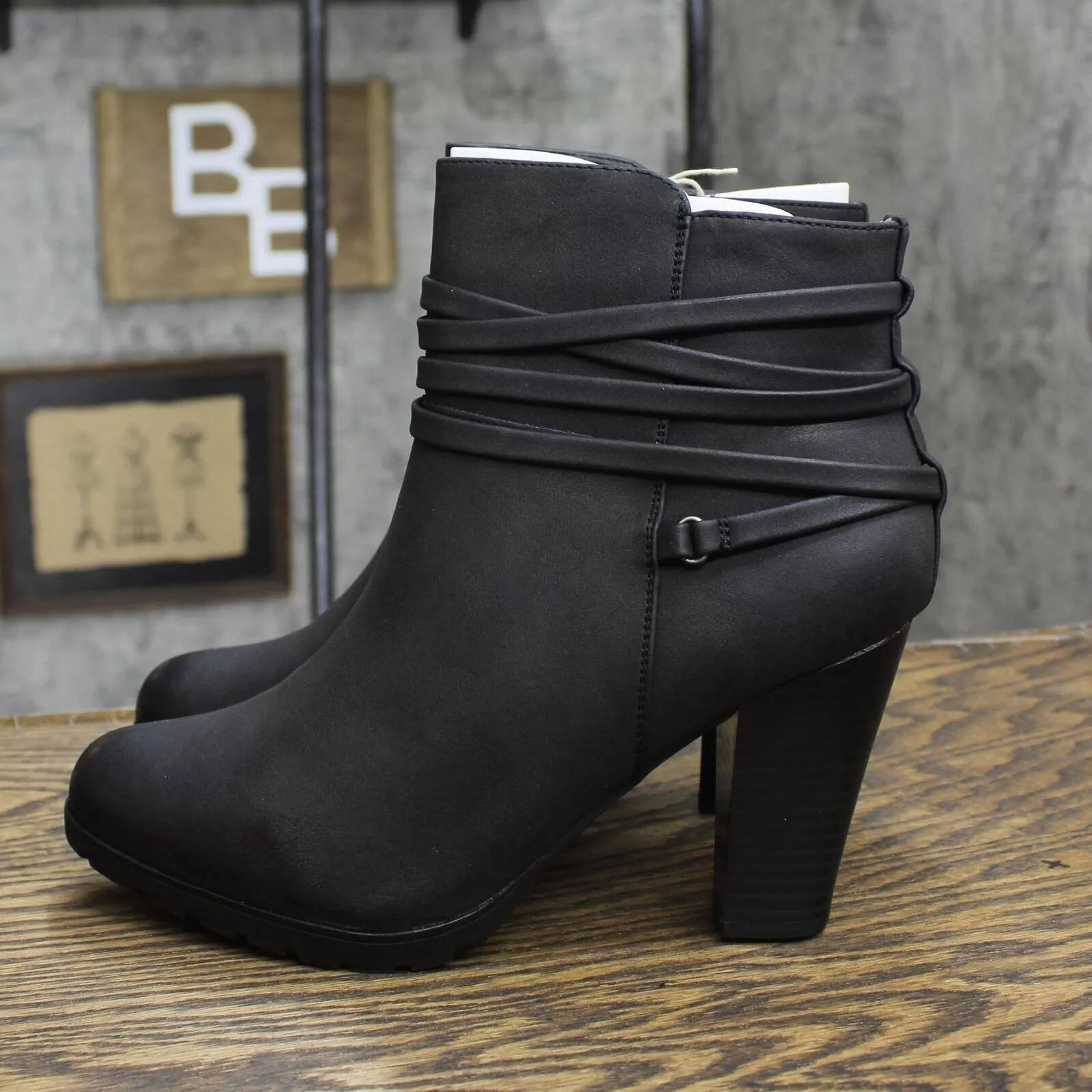 White Mountain Women's Spade Bootie Boots Black / Sueded / Smooth 10W